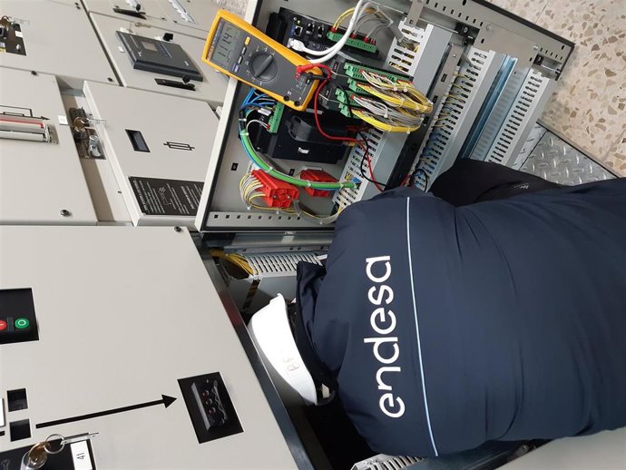 Endesa invierte 50.000 euros en la mejora tecnológica de la red en Teruel.