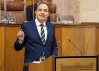 Vox anuncia que irá a los tribunales por el pasaporte Covid en el ocio nocturno y ve a Moreno "más cerca de Sánchez"