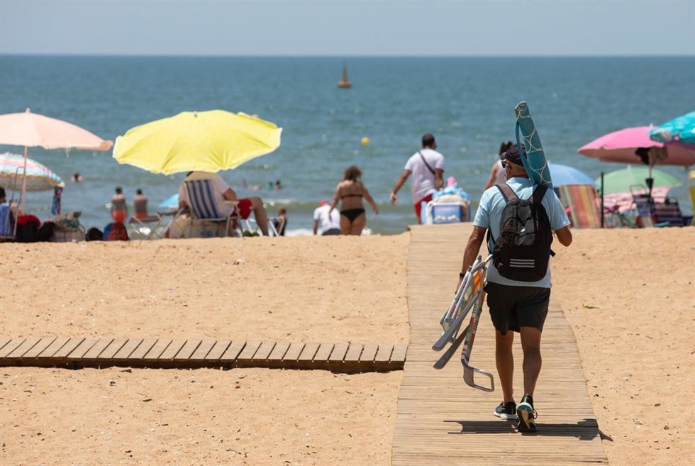 La playa lucirá en los próximos días la bandera con el distintivo Q.