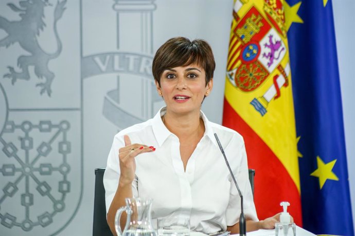 La ministra Portavoz, Isabel Rodríguez, comparece en una rueda de prensa tras una reunión del Consejo de Ministros en Moncloa, a 3 de agosto de 2021, en Madrid, (España). El Gobierno ha aprobado en su última reunión antes del parón estival varias medida