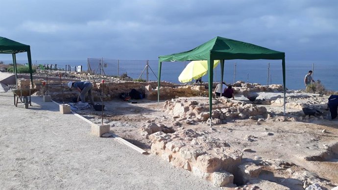 Descubren una nueva instalación productiva para coservar pescado en las excavaciones del MARQ en El Campello