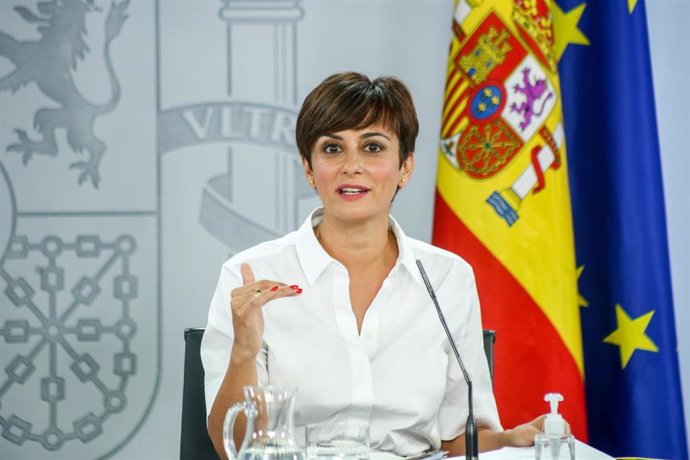 La ministra portavoz, Isabel Rodríguez, comparece en una rueda de prensa tras una reunión del Consejo de Ministros en Moncloa, a 3 de agosto de 2021, en Madrid, (España). 