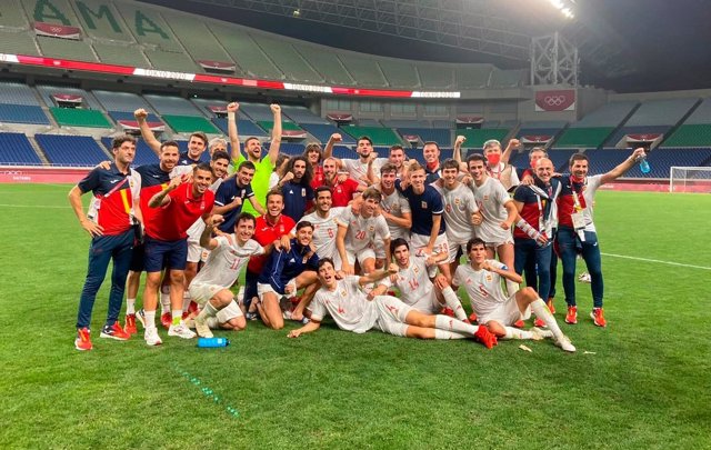La selección olímpica española de fútbol celebra la victoria sobre Japón (0-1, en la prórroga) y el pase a la final de los Juegos Olímpicos de Tokyo 2020