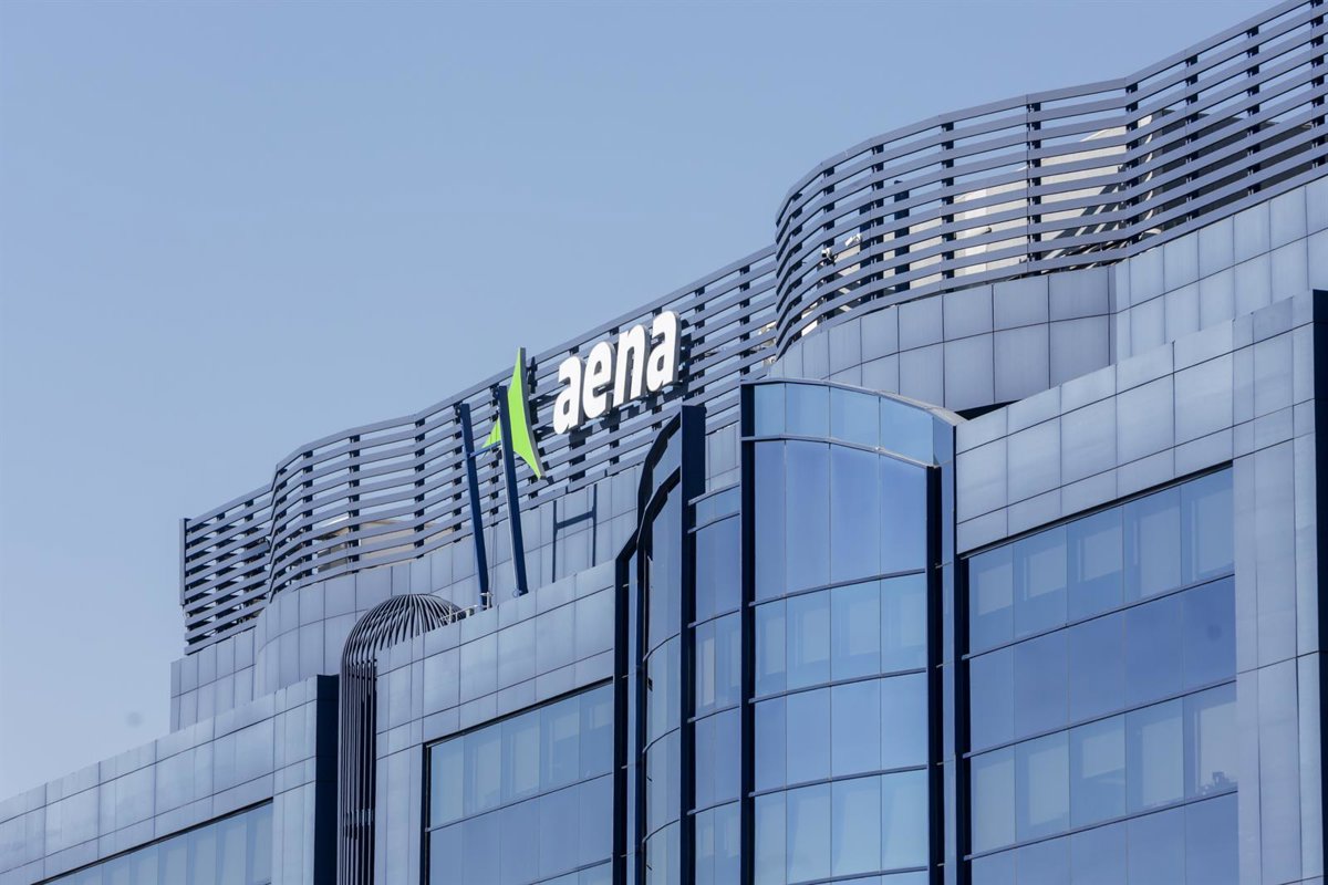 Endesa e Iberdrola serán las compañías que aporten electricidad a los aeropuertos de Aena el próximo año - Vimarsana News