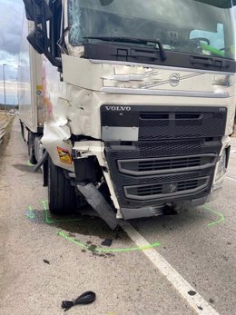 Camió que conduïa el detingut per presumpte homicidi imprudent en atropellar mortalment a un vianant a La Jonquera (Girona) l'1 d'agost de 2021.