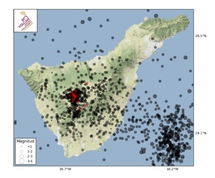 Epicentros de este nuevo enjambre en color rojo, así como los terremotos localizados durante el último año en color negro