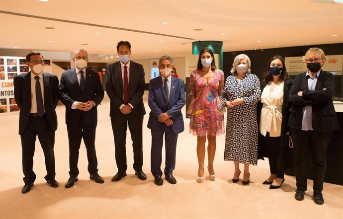 El presidente de Cantabria, Miguel Ángel Revilla, y el vicepresidente, Pablo Zuloaga, entre otros, la inauguración del FIS