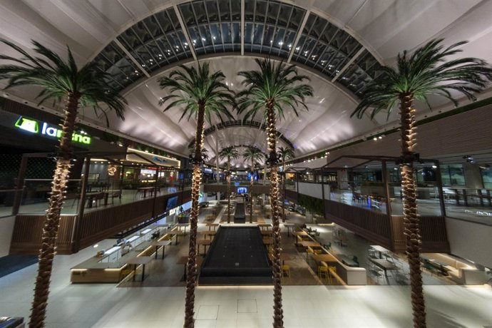 Archivo - Intu Xanadú Food Court