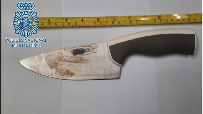 Arma con la que el detenido apuñaló a su hermano dejándolo gravemente herido.