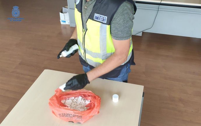 Detienen a un hombre sorprendido con medio kilo de cocaína en un barco de Barcelona a Palma.