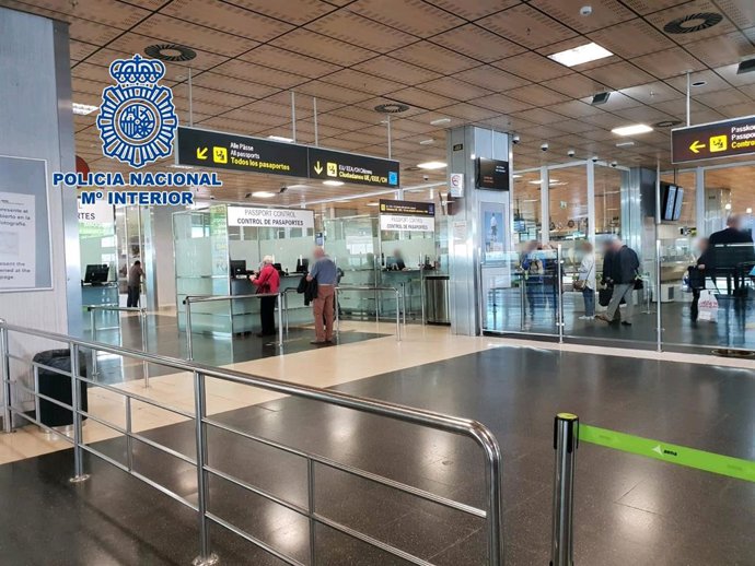 Archivo - Aeropuerto Tenerife Sur