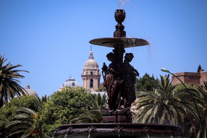 Archivo - La Fuente de las Tres Gracias, que data de 1880, en Málaga capital