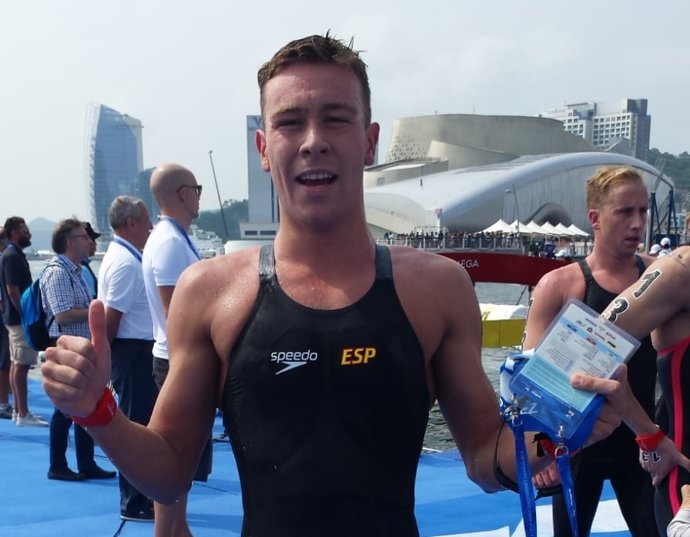 Archivo - Alberto Martínez,tras una prueba de 10 kilómetros de aguas abiertas