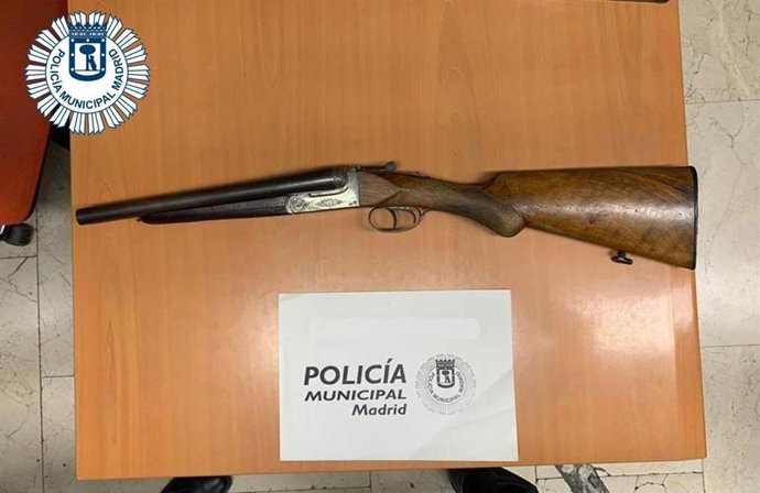 Escopeta de caza del calibre 12 incautada