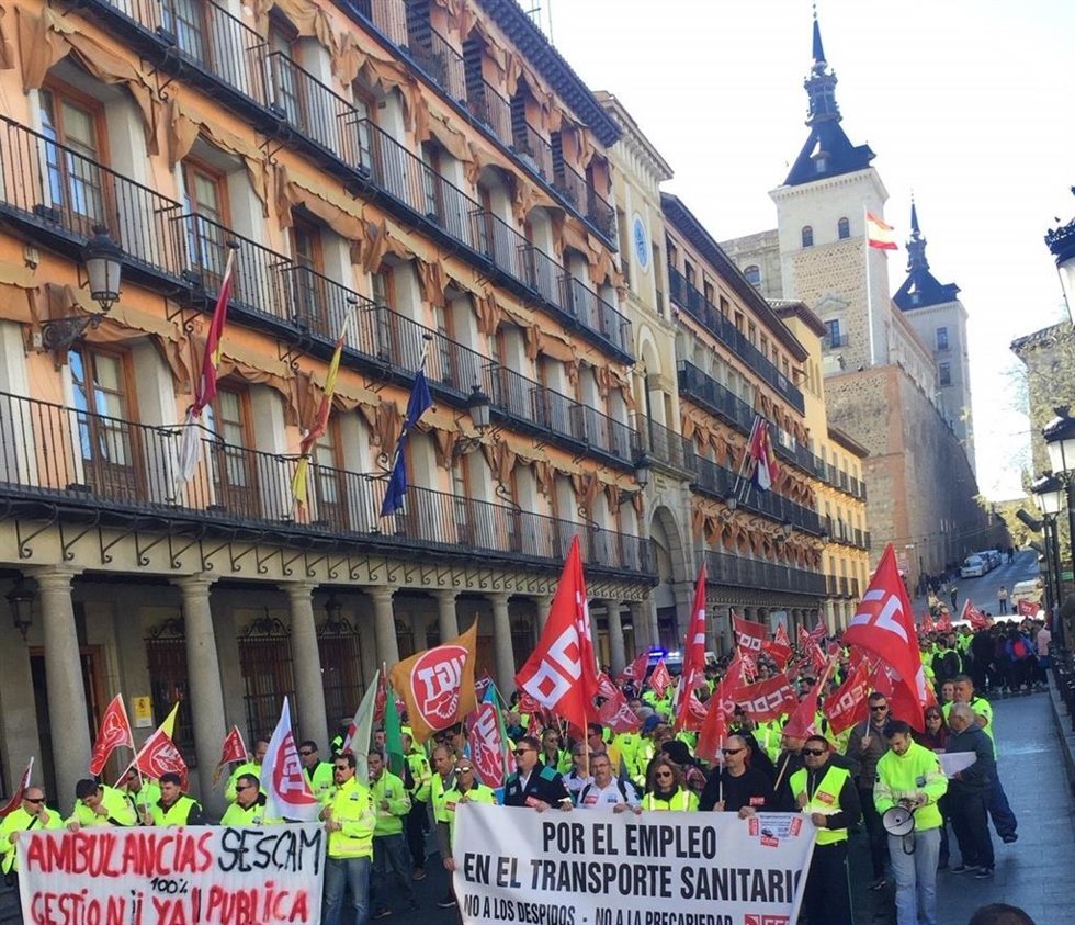 Archivo - Manifestación de los trabajadores del transporte sanitario en Toleod