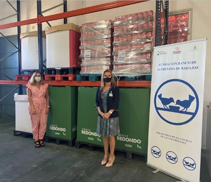 Mercadona entrega productos de primera necesidad al Banco de Alimentos de Badajoz