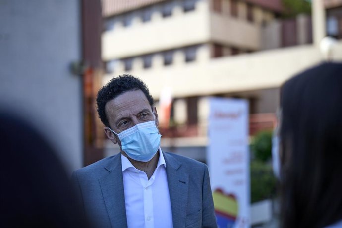El vicesecretario general de Ciudadanos, Edmundo Bal, atiende a periodistas durante la segunda jornada de la convención política del partido, en el espacio para eventos Nube de Pastrana, a 18 de julio de 2021, en Madrid (España). Ciudadanos celebra este