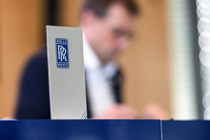 Archivo - 12 March 2021, Baden-Wuerttemberg, Friedrichshafen: Andreas Schell, CEO of Rolls-Royce Power Systems AG, speaks behind the Rolls-Royce logo during the company's annual online financial press conference. Photo: Felix Kstle/dpa