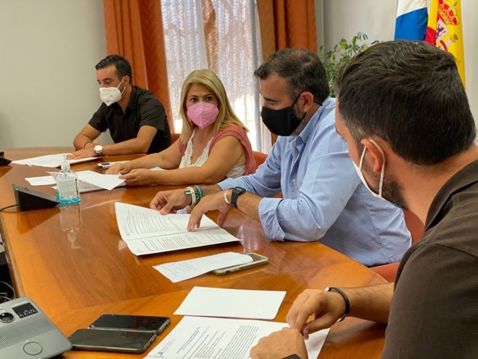 El diputado de Cooperación y Asistencia a Municipios de la Diputación de Cádiz, Javier Pizarro, durante su visita a Jerez de la Frontera.
