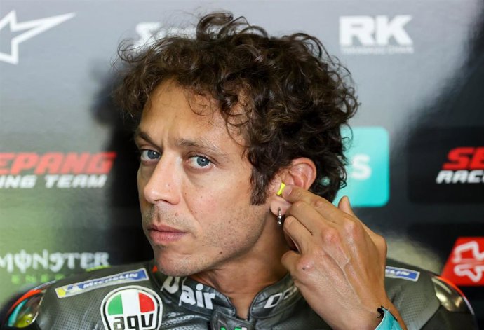 Archivo - Arxiu - 18 June 2021, Saxony, Hohenstein-Ernstthal: Italian motorcycle road racer Valentino Rossi of team Petronas Yamaha SRT is seen in the pits prior to the start of the second free practice of the MotoGP of Germany at the Sachsenring track.
