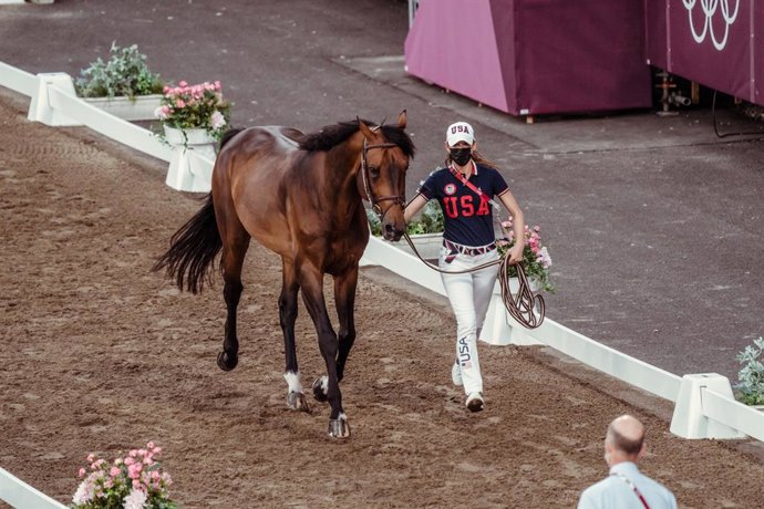 Americas Jessica Springsteen and Don Juan van de Donkhoeve at this evenings second Horse Inspection ahead of tomorrows Jumping Team Qualifier at the Tokyo 2020 Olympic Games in Baji Koen (FEI/Christophe Taniere)
