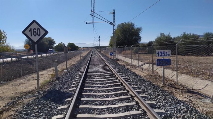 Detalle electrificación línea Jaén-Espeluy.
