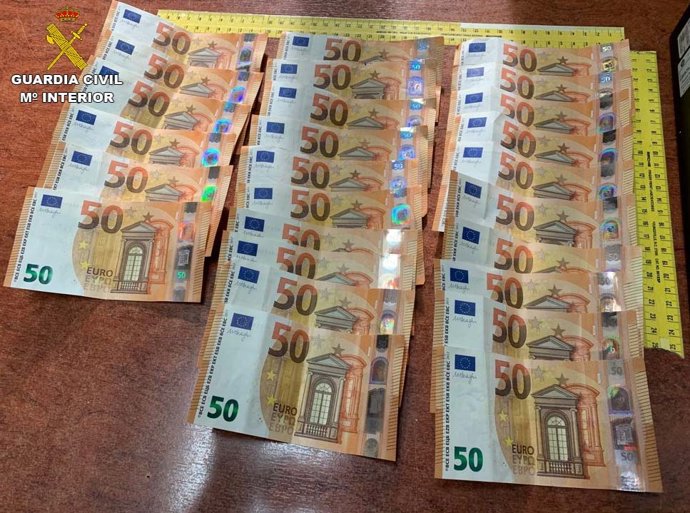 El dinero fue encontrado en las plantillas de los zapatos del sospechoso