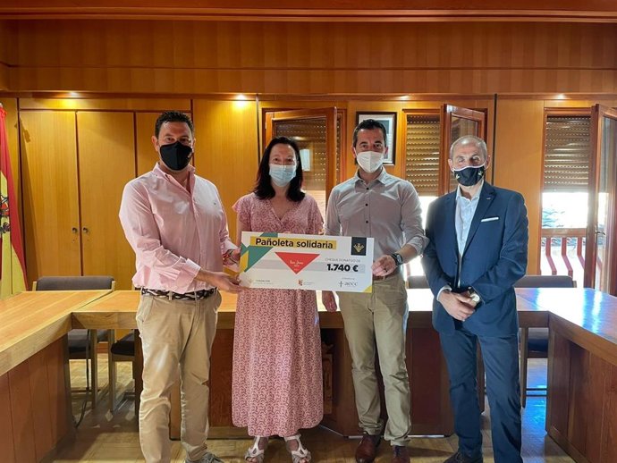 Acto de entrega del cheque