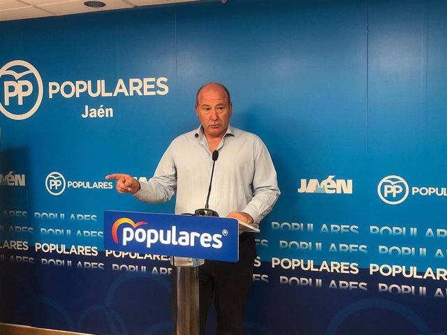 El PP de Jaén avisa del "grave perjuicio" que supondrá el etiquetado Nutriscore para el aceite de oliva El senador del PP de Jaén, Javier Márquez.
