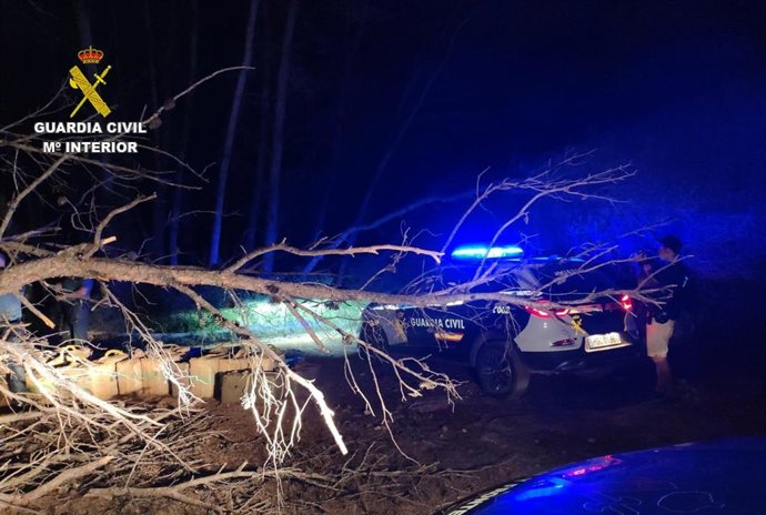 La Guardia Civil ha incautado en la costa de Tarragona 68 fardos de hachís valorados en 3,5 millones de euros.