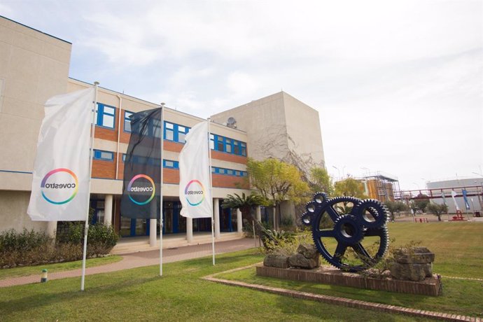 Archivo - Planta de Covestro en Tarragona