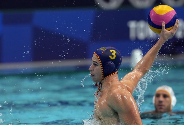 El internacional Álvaro Ganados con la selección española de waterpolo en los Juegos Olímpicos de Tokyo 2020.
