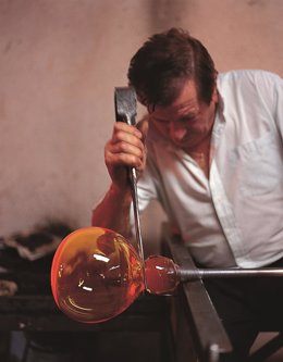 Archivo - El Gobierno reconoce a la técnica de vidrio soplado como Patrimonio Cultural Inmaterial