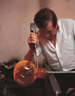 Archivo - El Gobierno reconoce a la técnica de vidrio soplado como Patrimonio Cultural Inmaterial