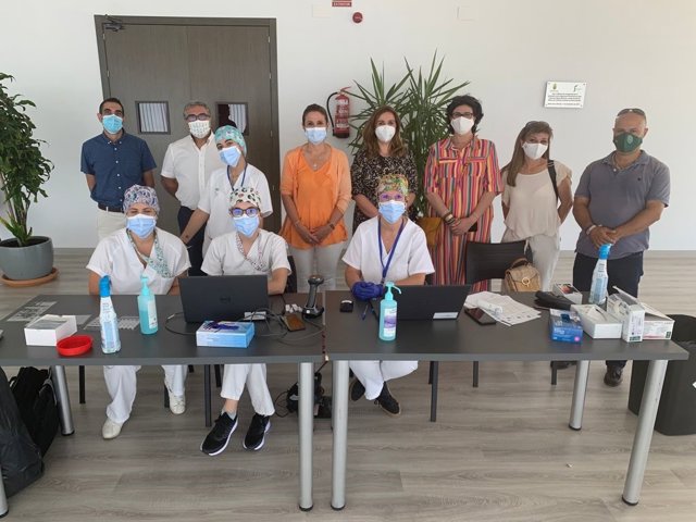 Visita a uno de los cribados.