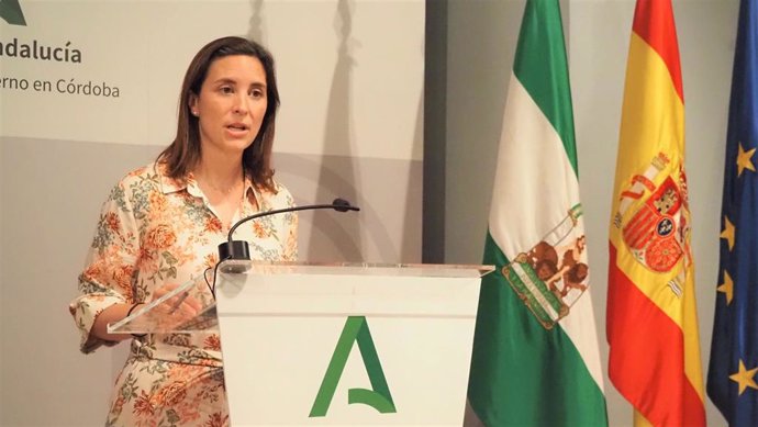 La delegada territorial de Fomento, Infraestructuras y Ordenación del Territorio de la Junta de Andalucía en Córdoba, Cristina Casanueva.