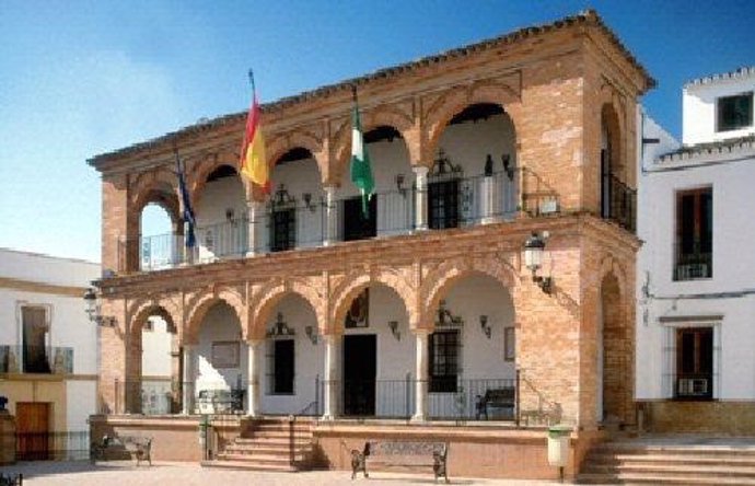 Fachada del Ayuntamiento de Bollullos Par del Condado (Huelva).