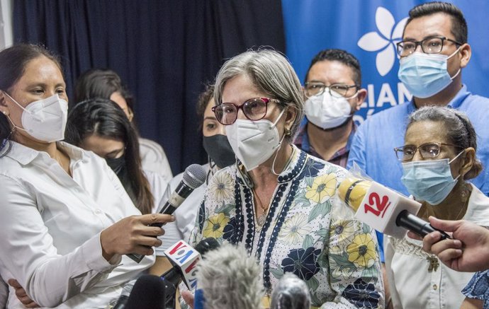 Archivo - 06 July 2021, Nicaragua, Caracas: Leader of the "Ciudadanos por la Libertad" (Citizens for Freedom, CXL) party Kitty Monterrey speaks during a press conference attended by relatives of detained students. The wave of arrests of opposition figur