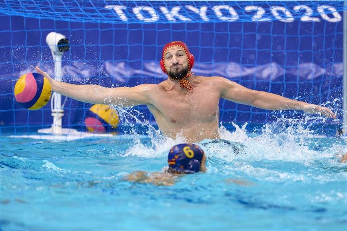 El portero de la selección española masculina de waterpolo Dani López Pinedo, en un partido en los Juegos Olímpicos de Tokyo 2020