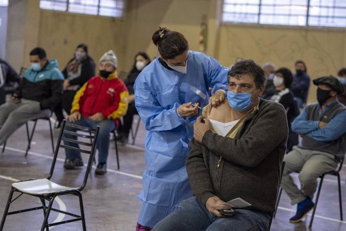Archivo - Vacunación contra el coronavirus en Argentina