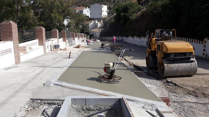Obras de mejora en el acceso a La Viñuela