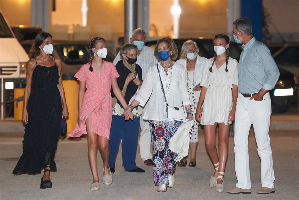 La Familia Real disfruta de una cena familiar en Palma.