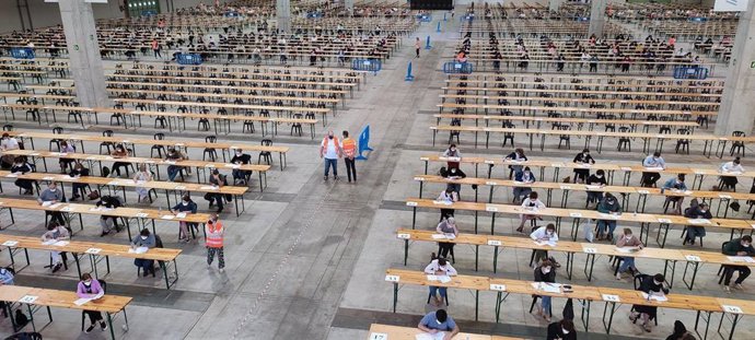 Archivo - Examen de oposiciones