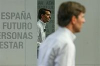 El PP reclama a Vox "no confundirse de enemigo": "Si Abascal está en buscar líos, él es el responsable de ello"