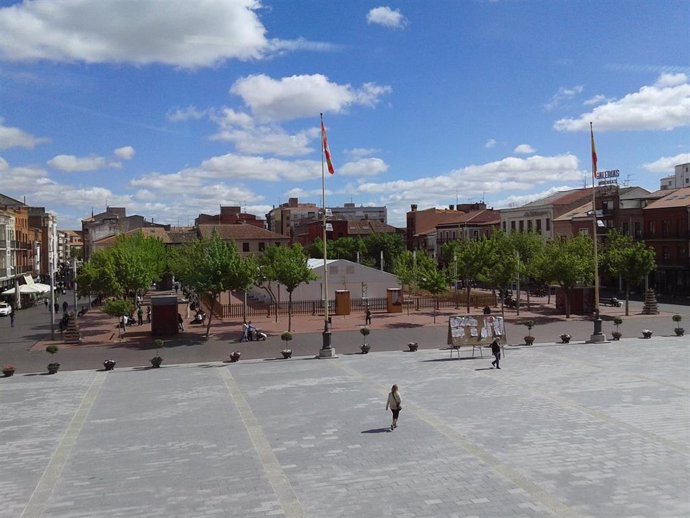 Archivo - Plaza Mayor de la Hispanidad de Medina del Campo (Valladolid)