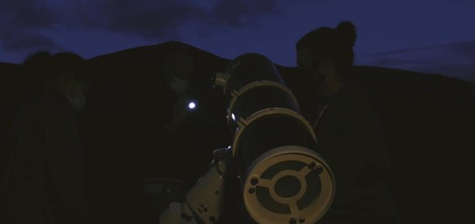 Observación del cielo nocturno en Allande.