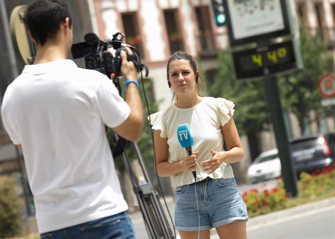 Murcia activa un dispositivo especial por el aviso de altas temperaturas. En la imagen, un termómetro marca 46 grados centígrados