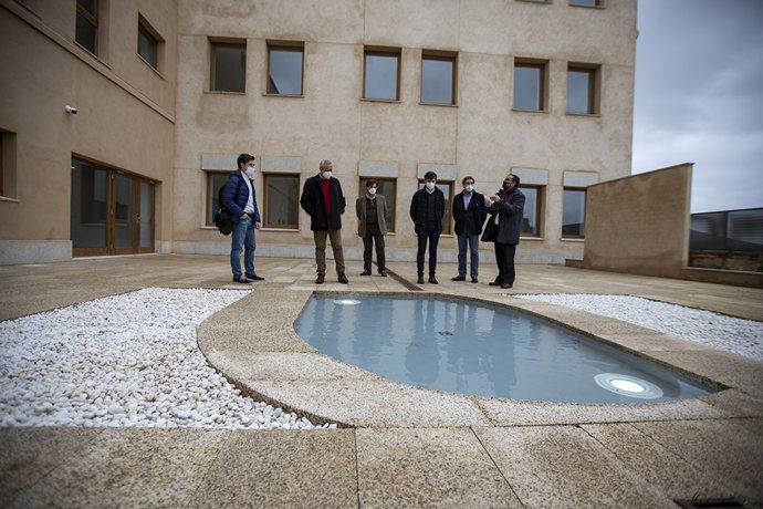 Archivo - El presidente de la Diputación de Cáceres en una de sus visitas al CEI Presidenta Charo Cordero