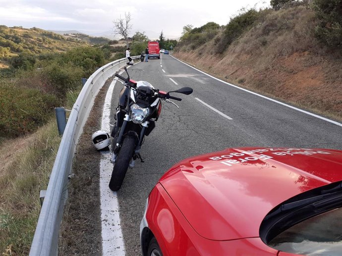 Accidente de tráfico entre una motocicleta y una furgoneta en Salinas de Oro