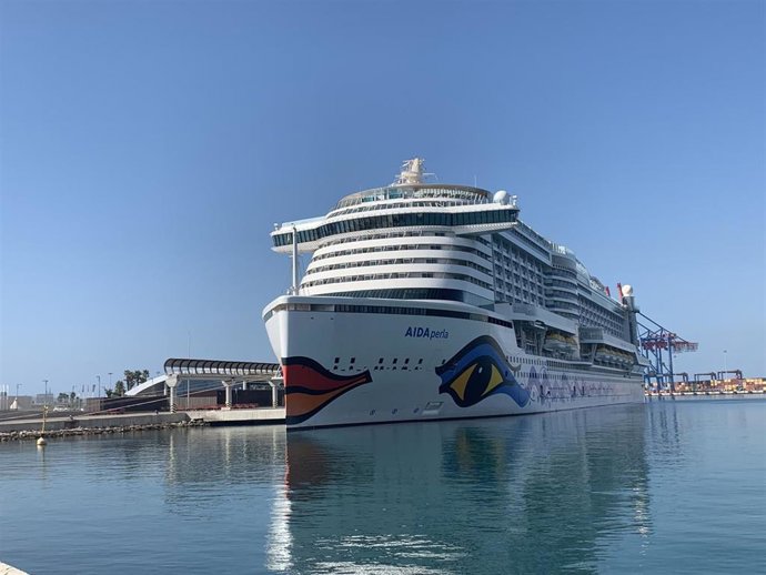 El crucero AIDA Perla en el puerto de Málaga